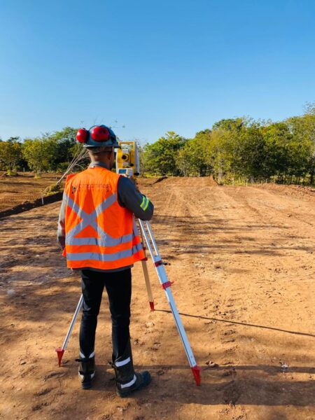 Serviços de Topografia e Ensaios Tecnológicos de Laboratório